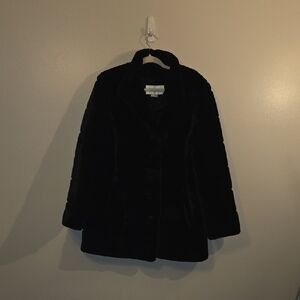 Chic Black Jacobson's Faux Fur Teddy Jacket for Women LOT-HC